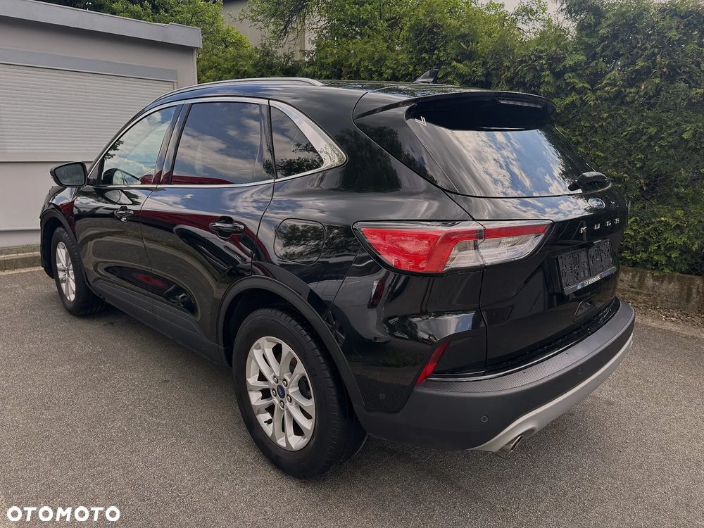 Ford Kuga 1.5 EcoBoost TITANIUM - 4