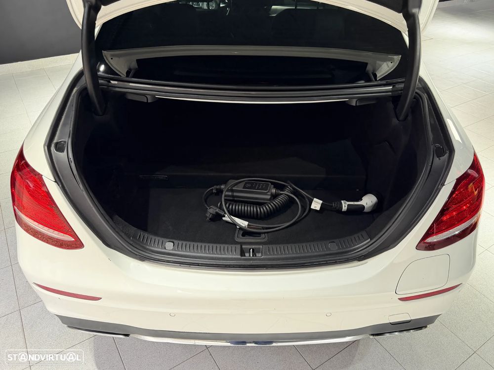 Mercedes-Benz E 350 e AMG - 48