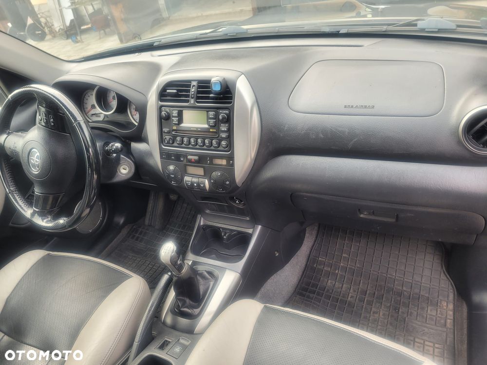Toyota RAV4 - 15