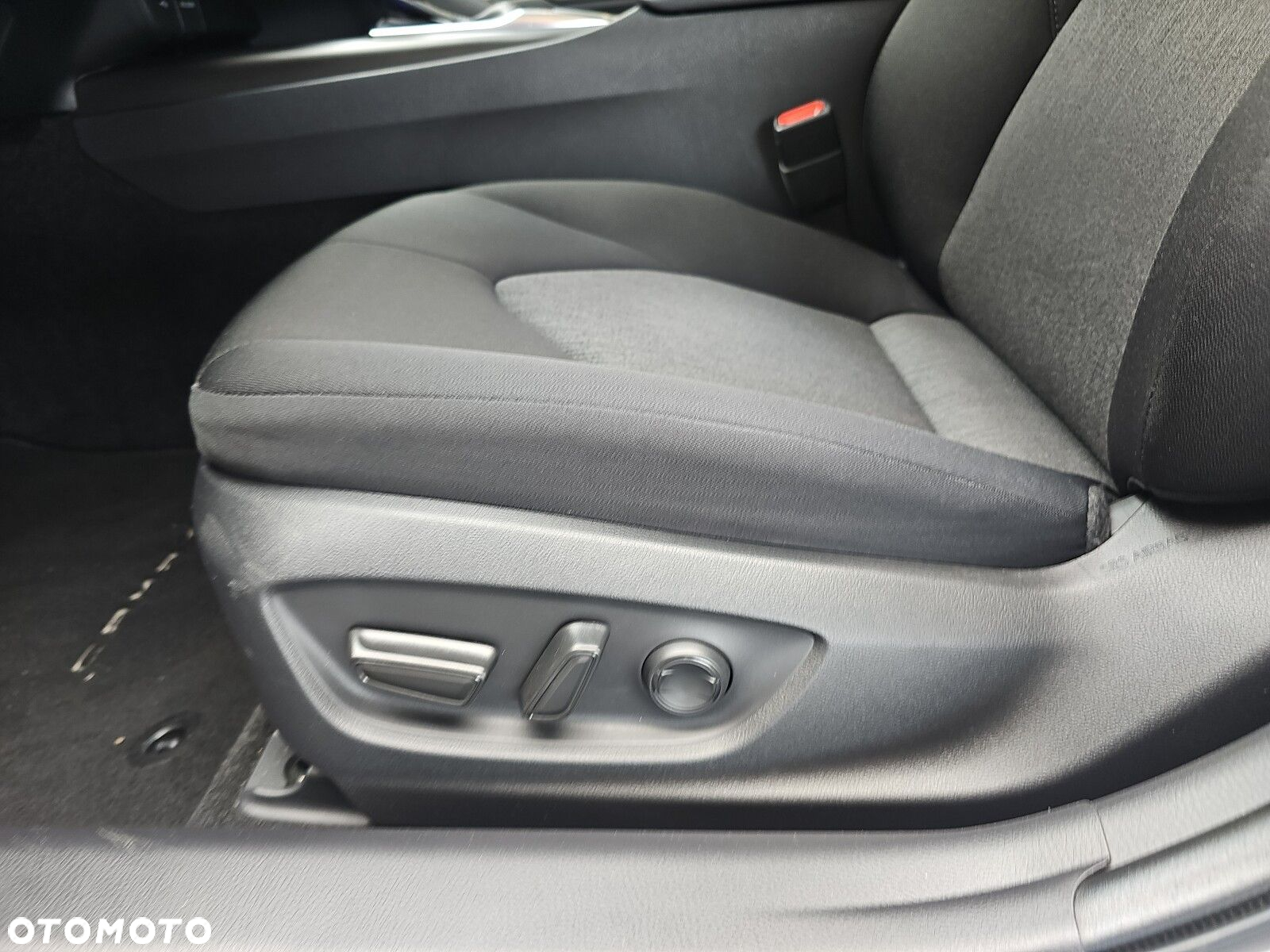 Toyota Camry 2.5 Hybrid Comfort CVT - 17