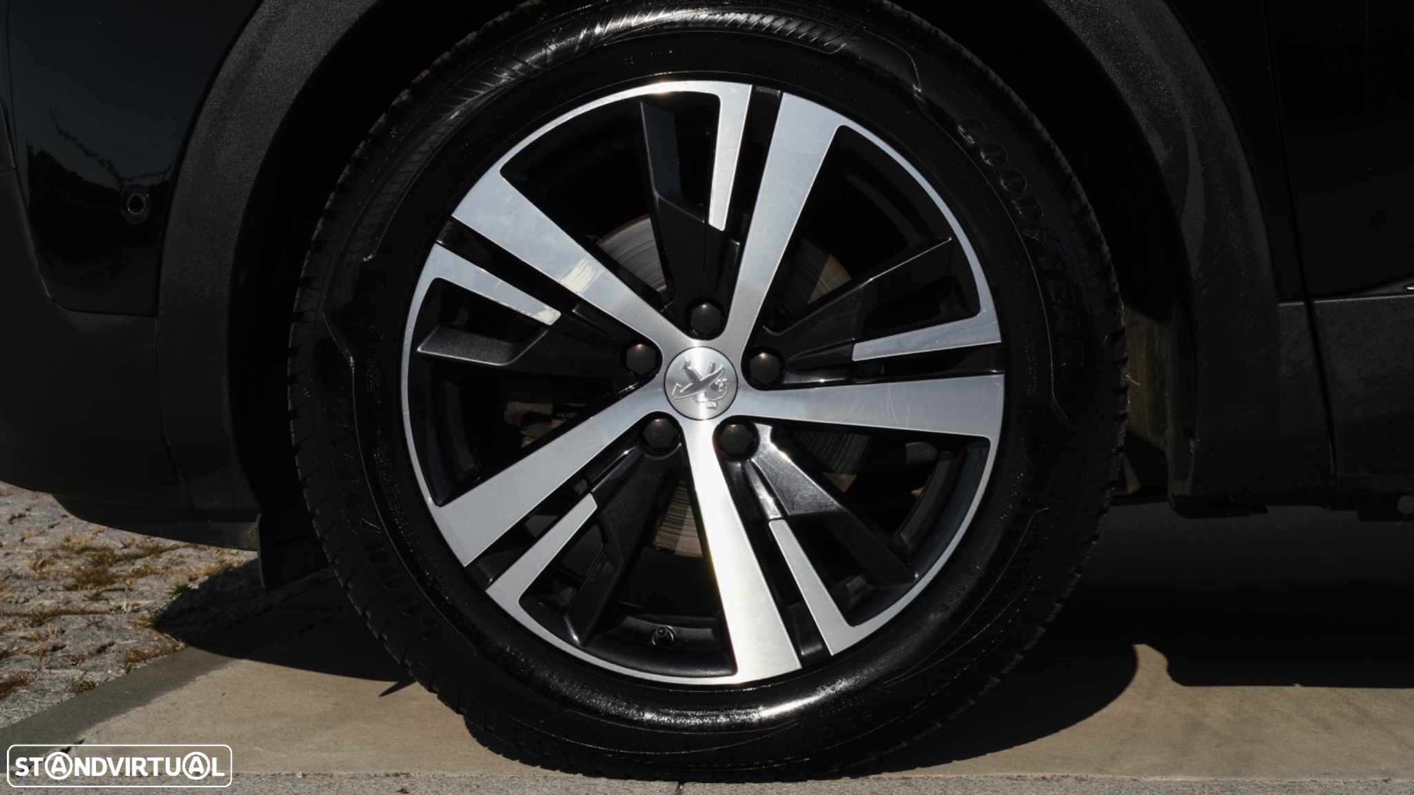 Peugeot 5008 1.5 BlueHDi Allure Pack EAT8 - 2