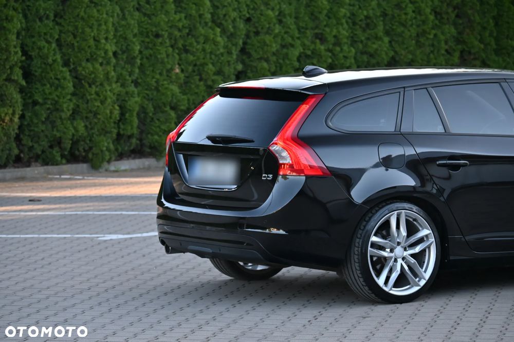 Volvo V60 D3 Geartronic Momentum - 35