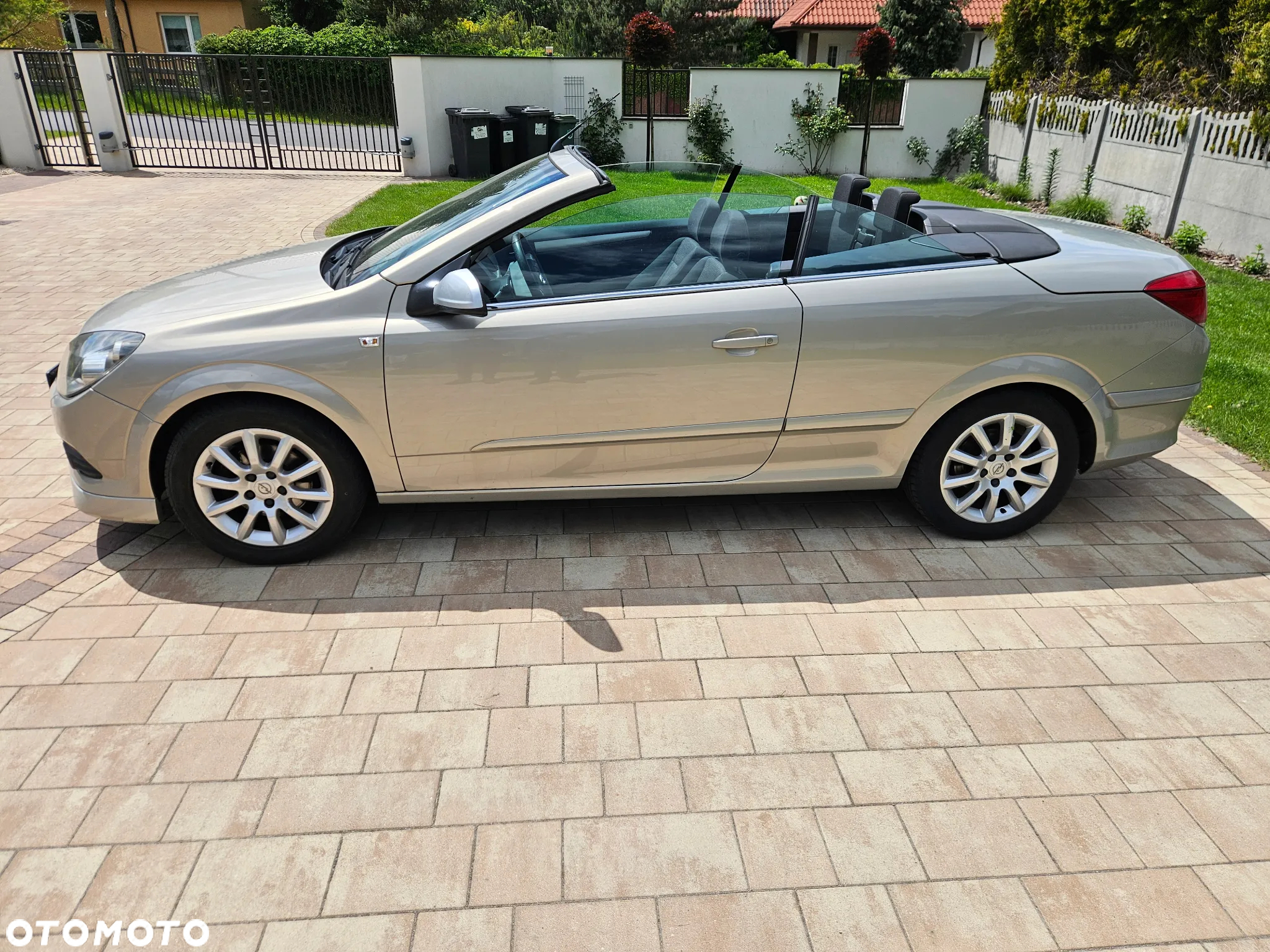 Opel Astra GTC 1.6 - 4
