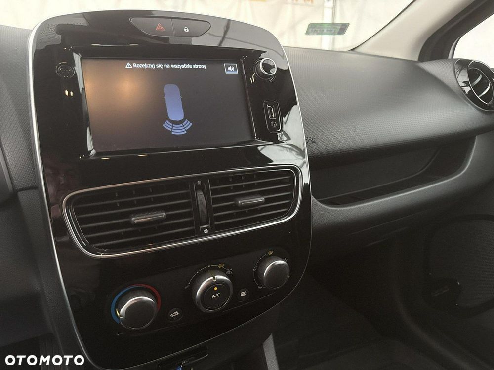 Renault Clio - 25