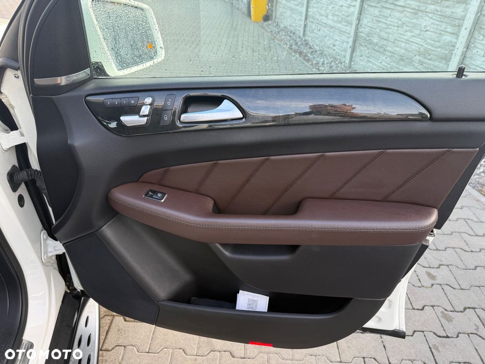 Mercedes-Benz GL 350 BlueTEC 4-Matic - 12