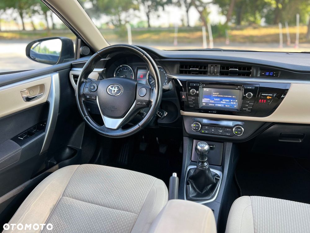 Toyota Corolla 1.6 Premium - 24