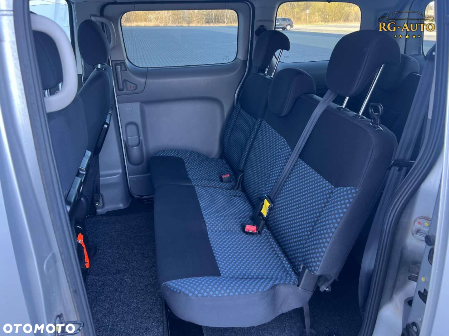 Nissan NV200 - 22