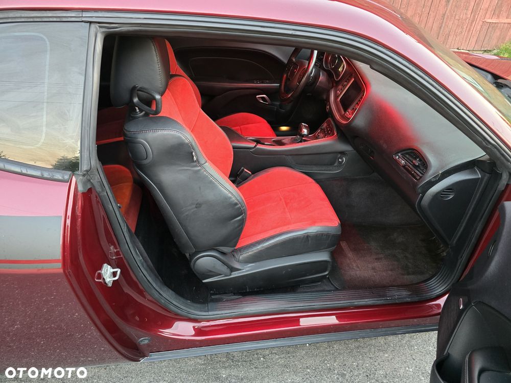 Dodge Challenger - 4
