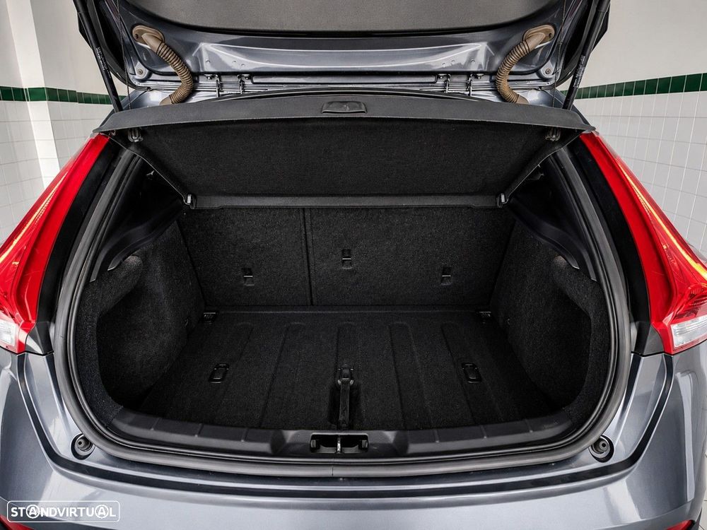 Volvo V40 1.6 D2 Momentum — fotografia 16