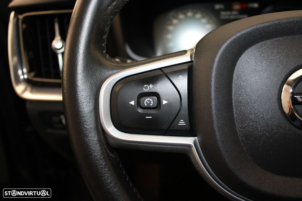 Volvo V60 2.0 T8 AWD TE Momentum Plus - 12