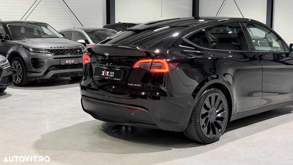 Tesla Model Y - 15