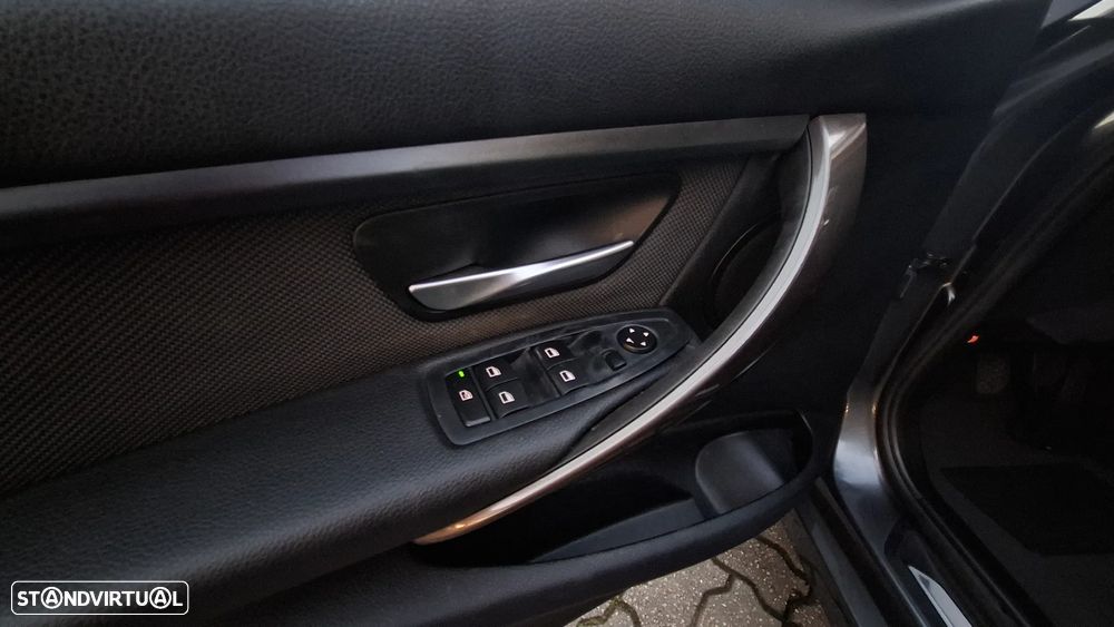 BMW 318 d Line Sport - 23