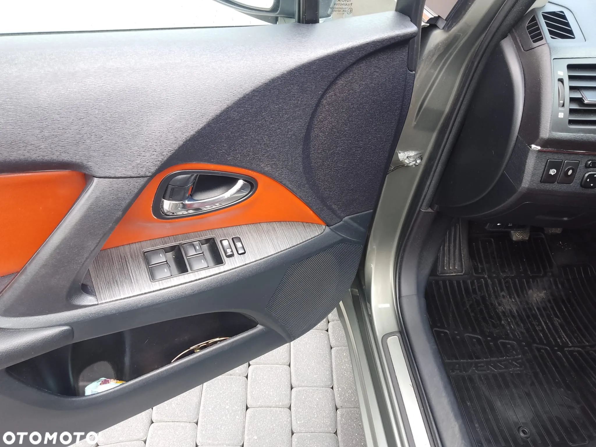 Toyota Avensis 2.0 D-4D Sol plus - 3
