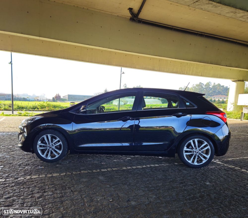 Hyundai i30 1.6 CRDI Blue Style+Navi - 6