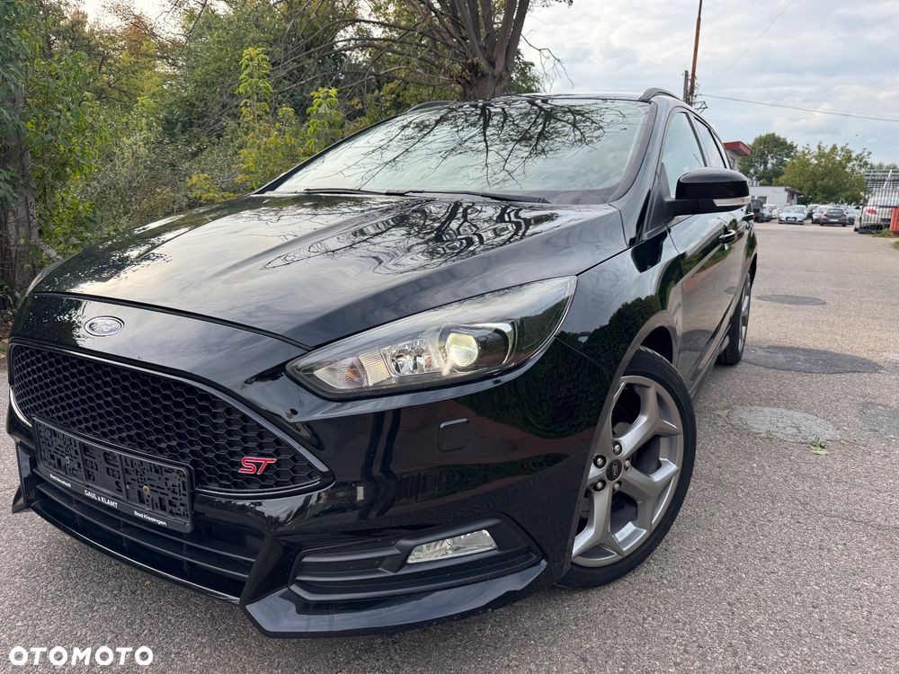 Ford Focus 2.0 EcoBoost ST mit Leder-Exclusiv-Paket - 1