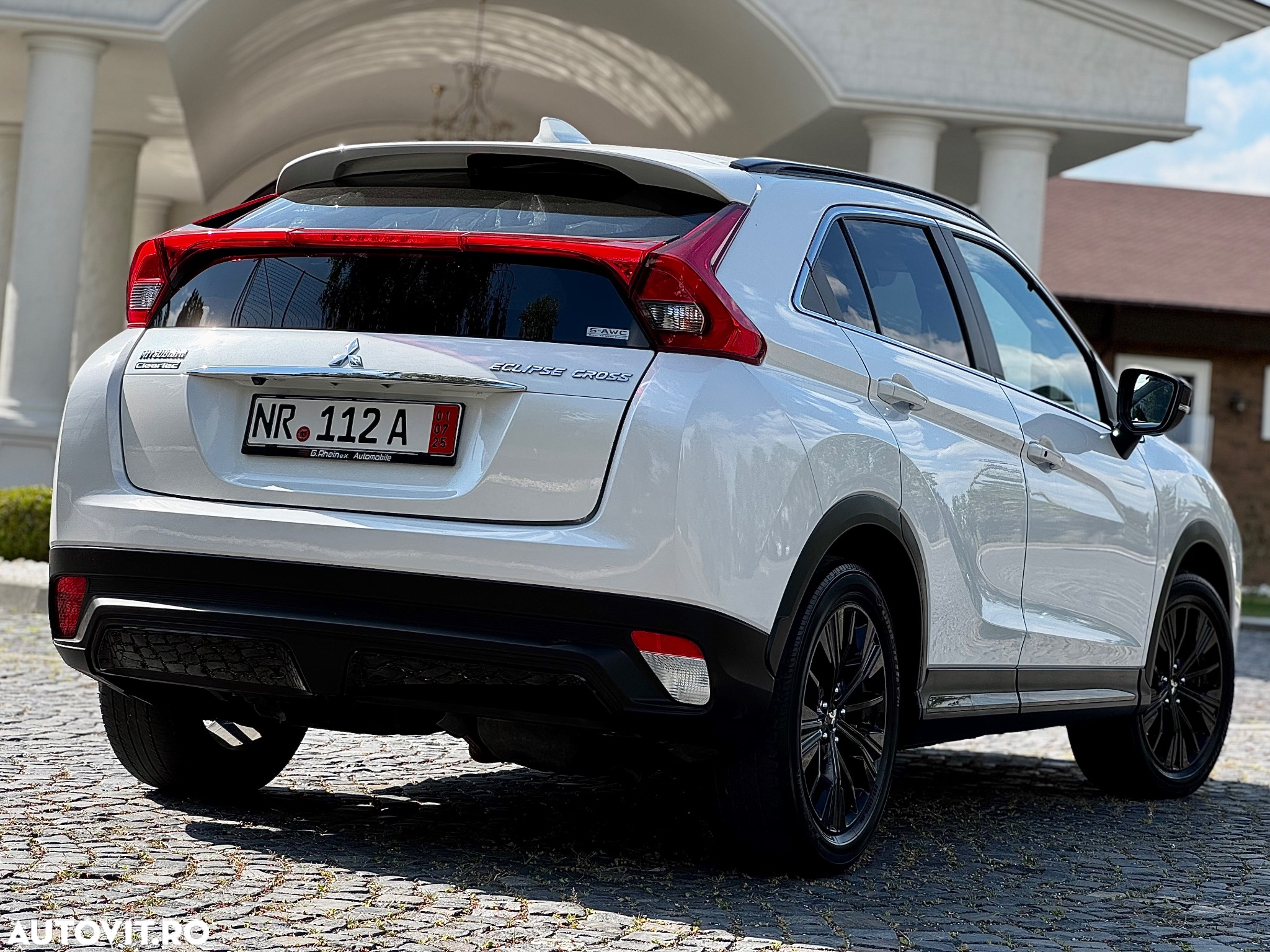 Mitsubishi Eclipse-Cross - 8