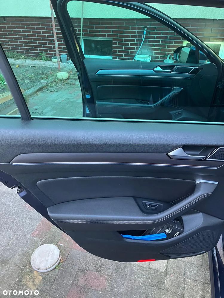 Volkswagen Passat - 19