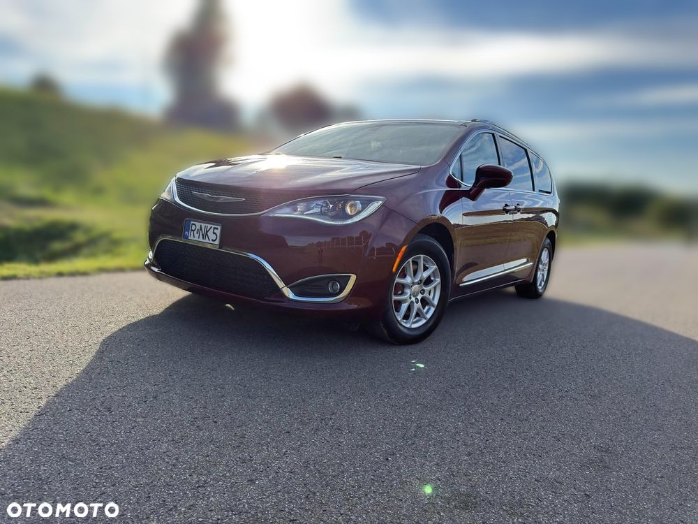 Chrysler Pacifica - 19