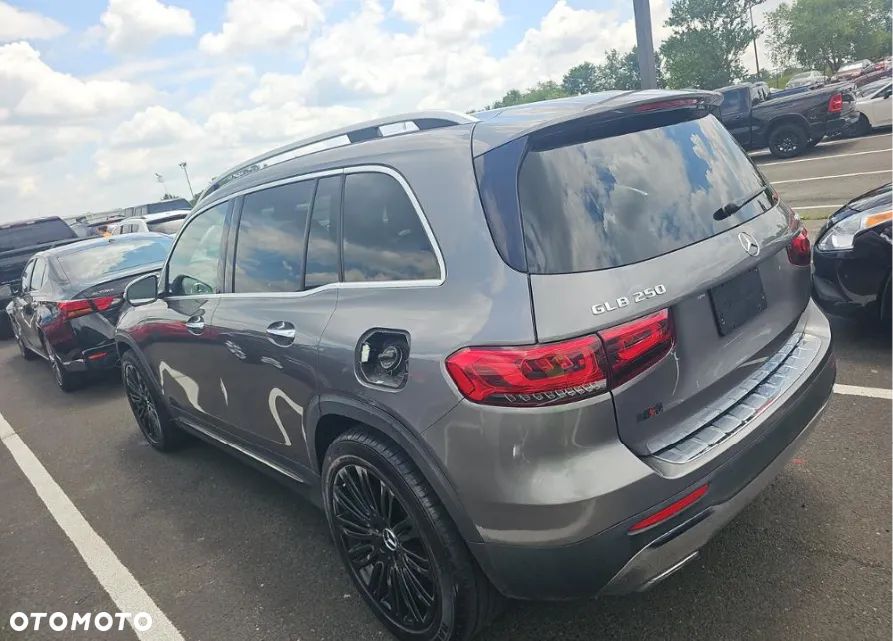 Mercedes-Benz GLB 250 4Matic 8G-DCT AMG Line - 5