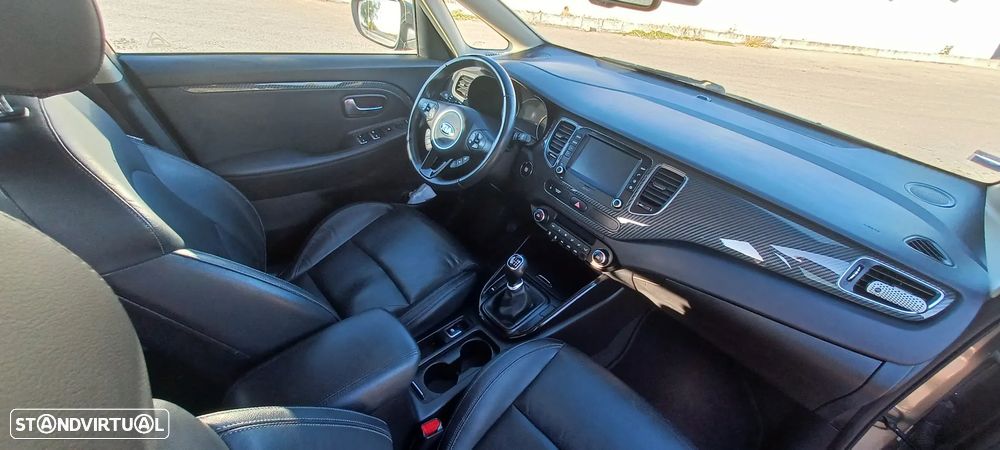 Kia Carens 1.7 CRDi ISG TX - 17