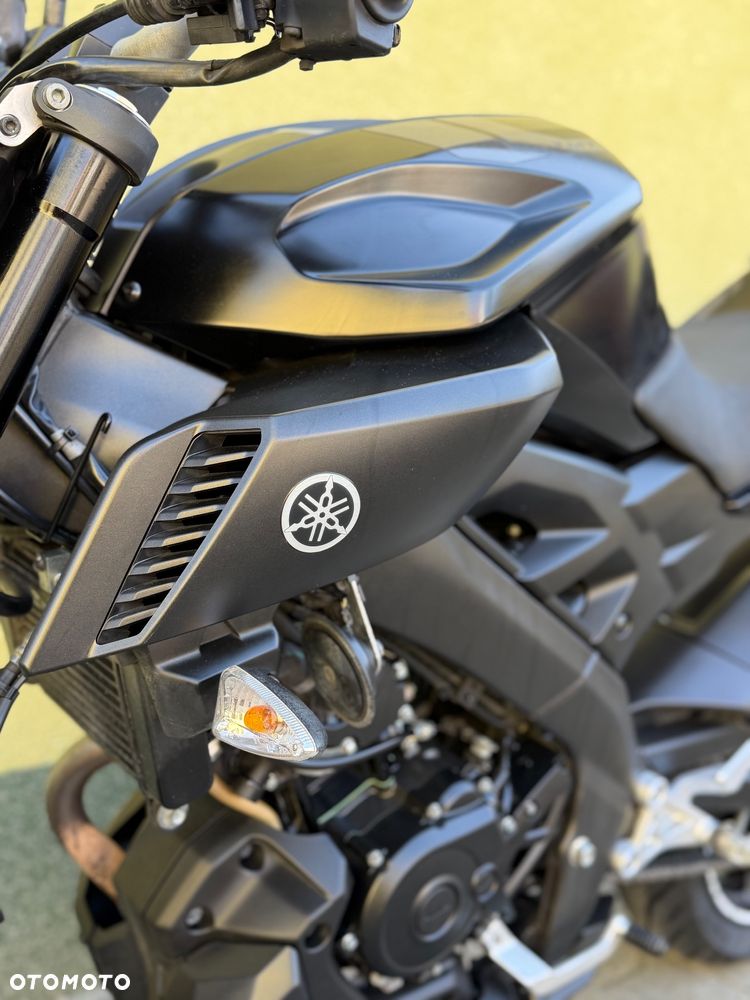 Yamaha MT - 30