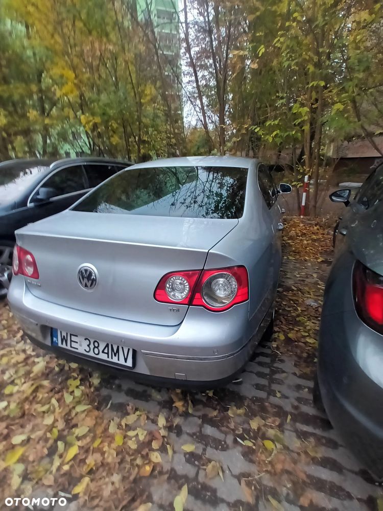 Volkswagen Passat 2.0 TDI DPF Sportline DSG - 2