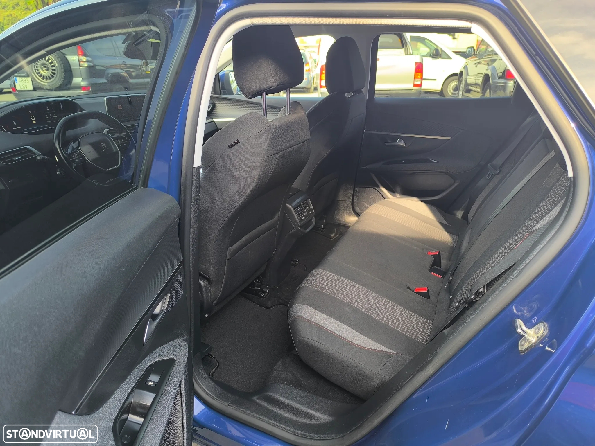 Peugeot 3008 1.6 BlueHDi Style EAT6 - 8