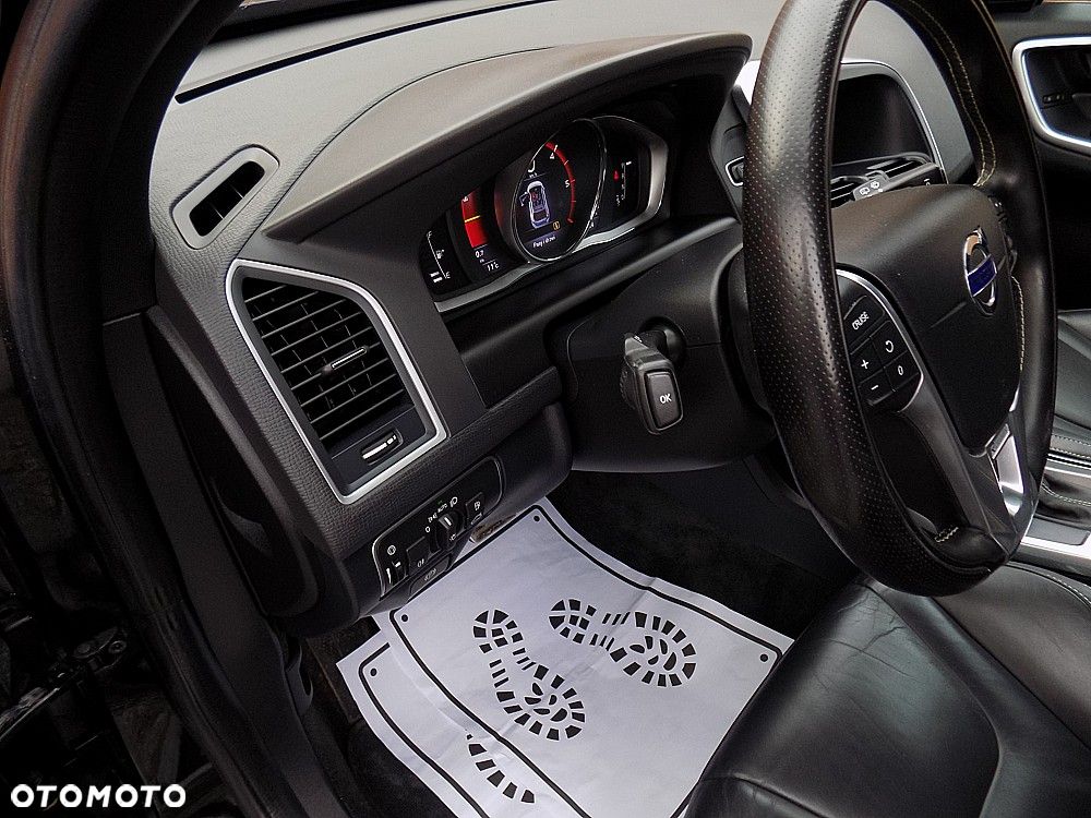 Volvo XC 60 D4 Drive-E R-Design Momentum - 10