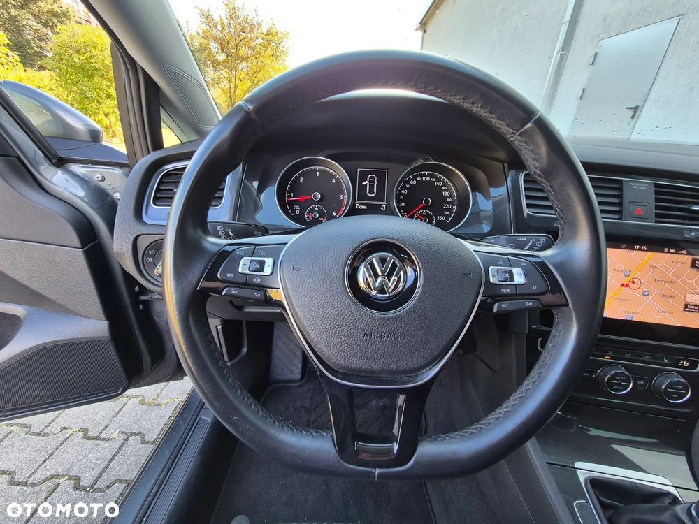 Volkswagen Golf - 11