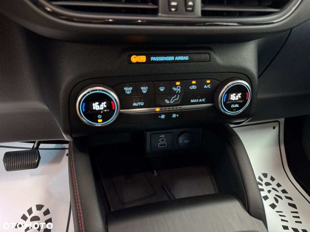 Ford Kuga 2.5 Duratec PHEV ST-LINE - 22