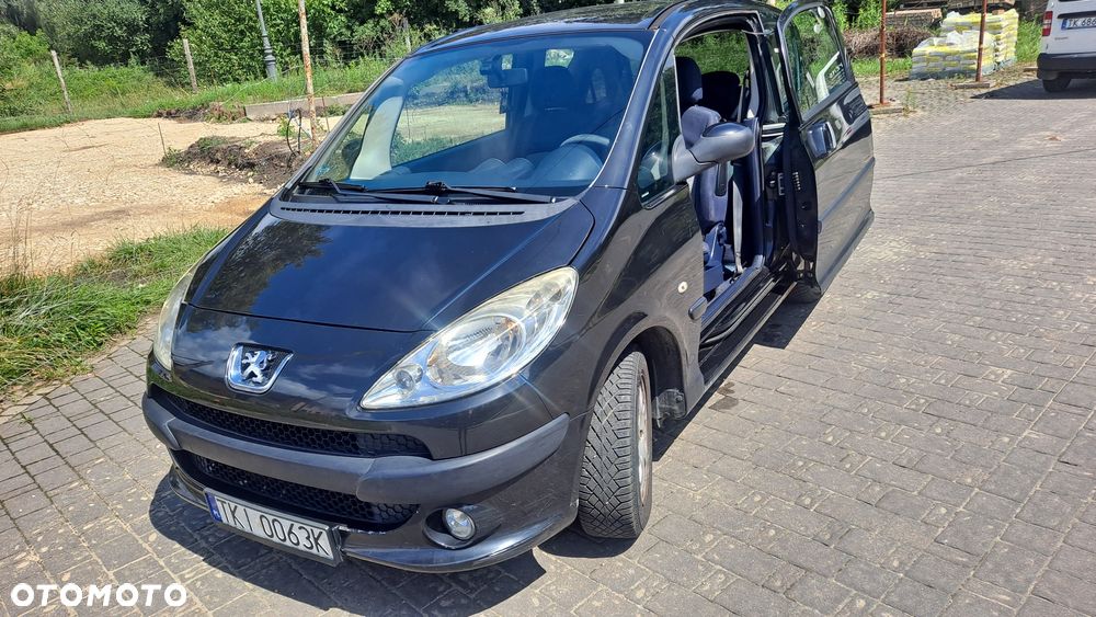 Peugeot 1007 - 1