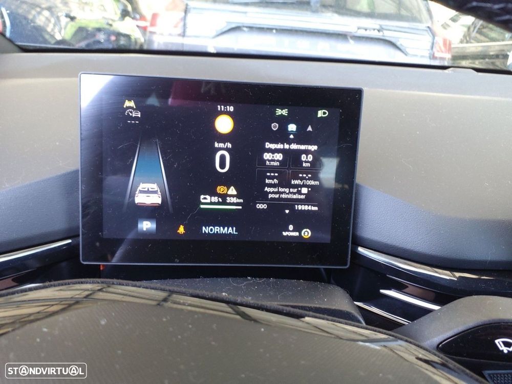 MG MG4 64 kWh Luxury - 8
