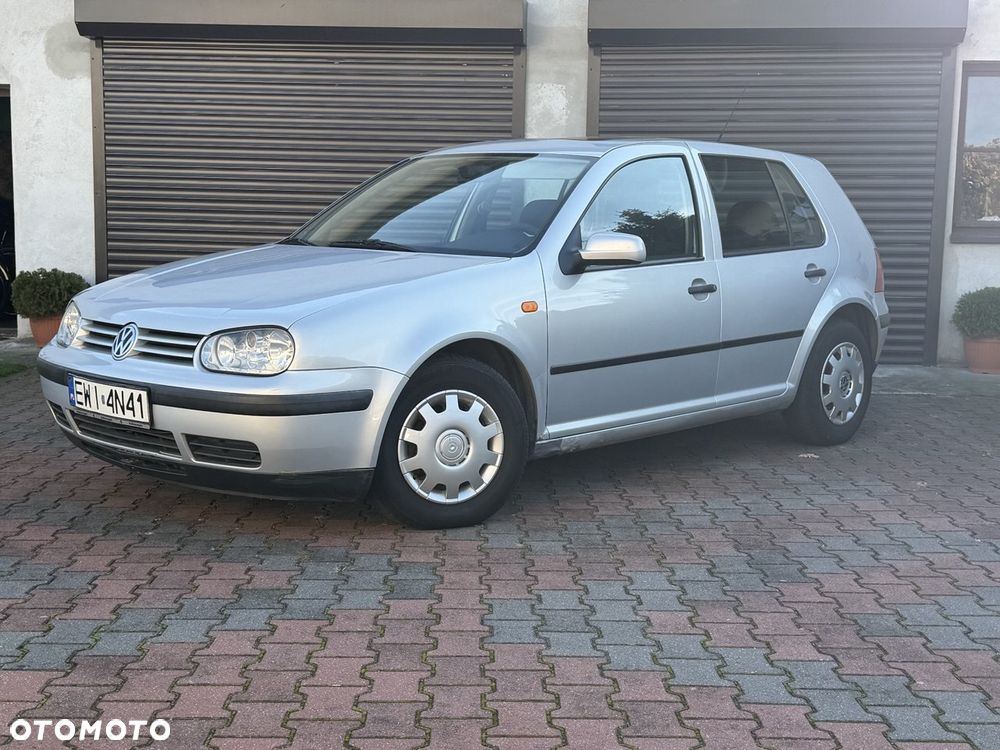 Volkswagen Golf - 4
