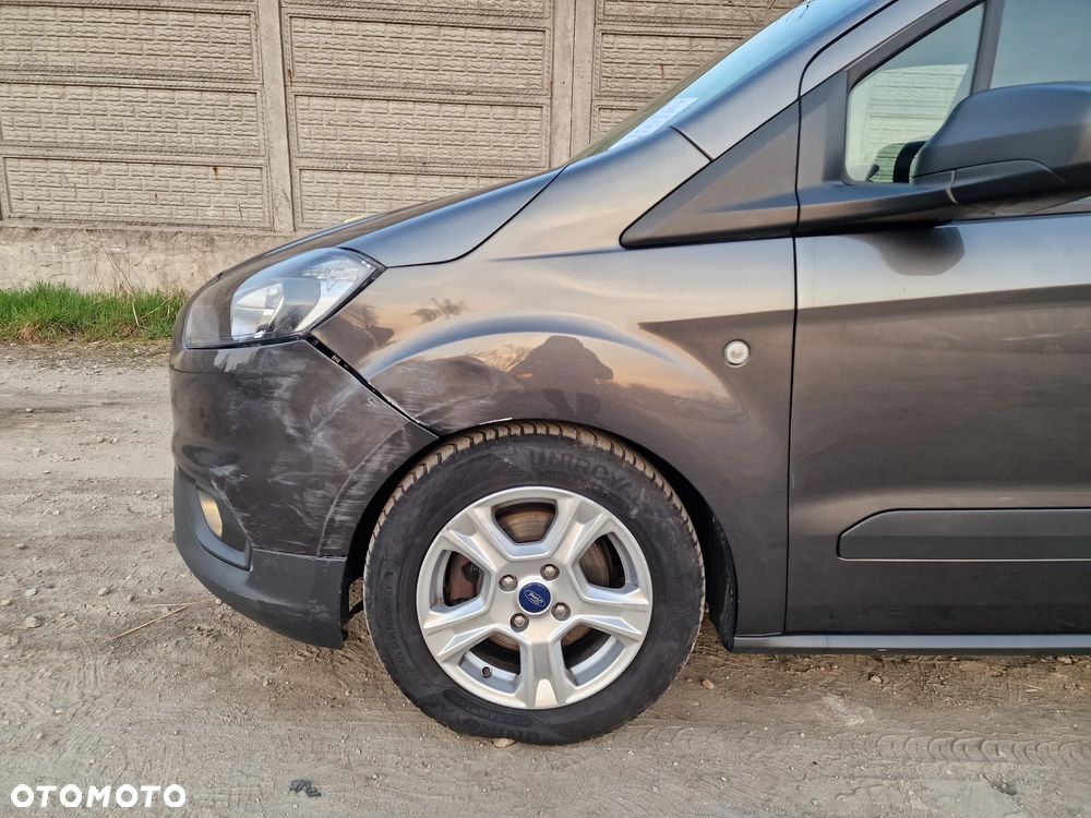 Ford Transit Courier - 23