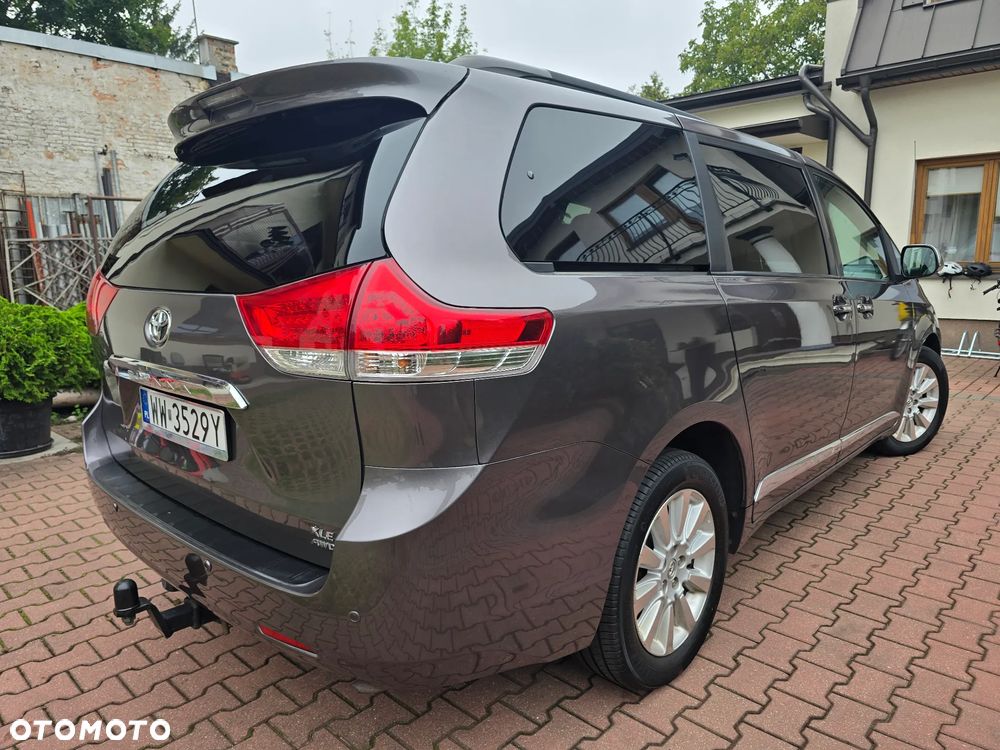 Toyota Sienna 3.5 V6 XLE AWD - 12