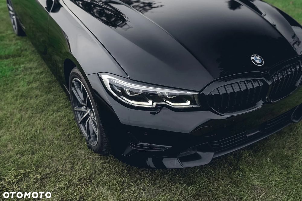 BMW Seria 3 330i xDrive Sport Line - 3