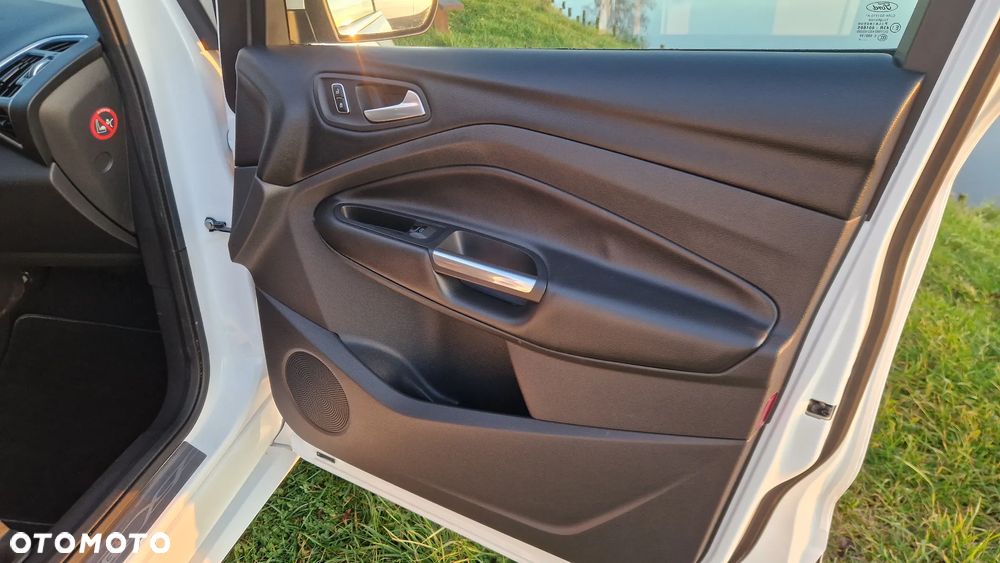 Ford Kuga 2.0 TDCi 4x4 Titanium - 34