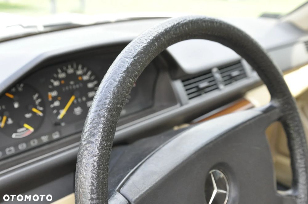 Mercedes-Benz W124 (1984-1993) - 34