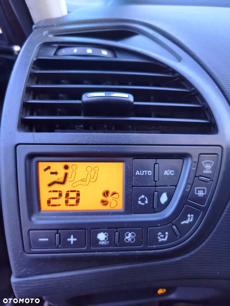 Citroën C4 Picasso 1.8i X - 26