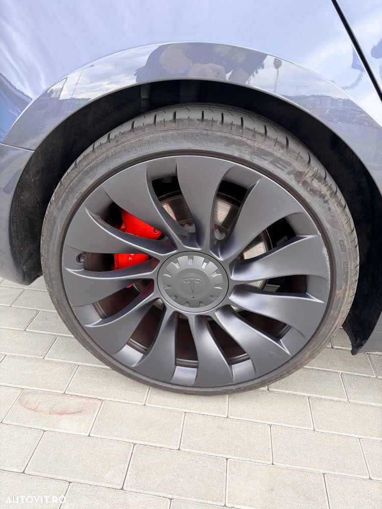 Tesla Model 3 - 10