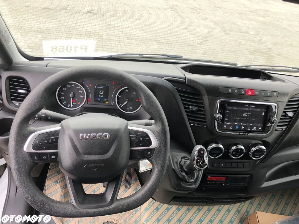 Iveco DAILY 70C18H izoterma winda 750 kg - 13