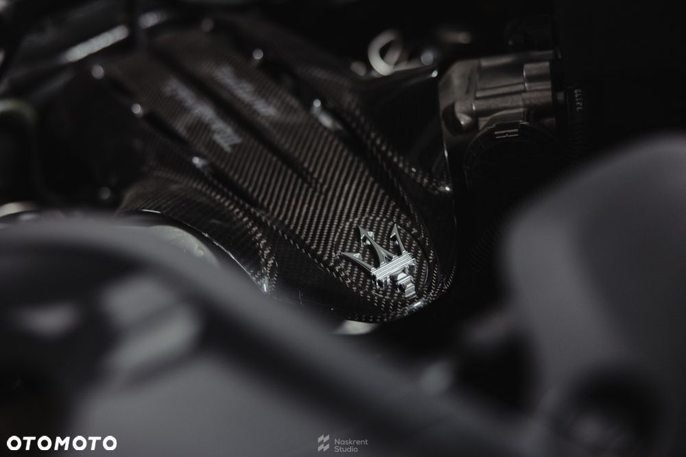 Maserati MC20 DCT - 24