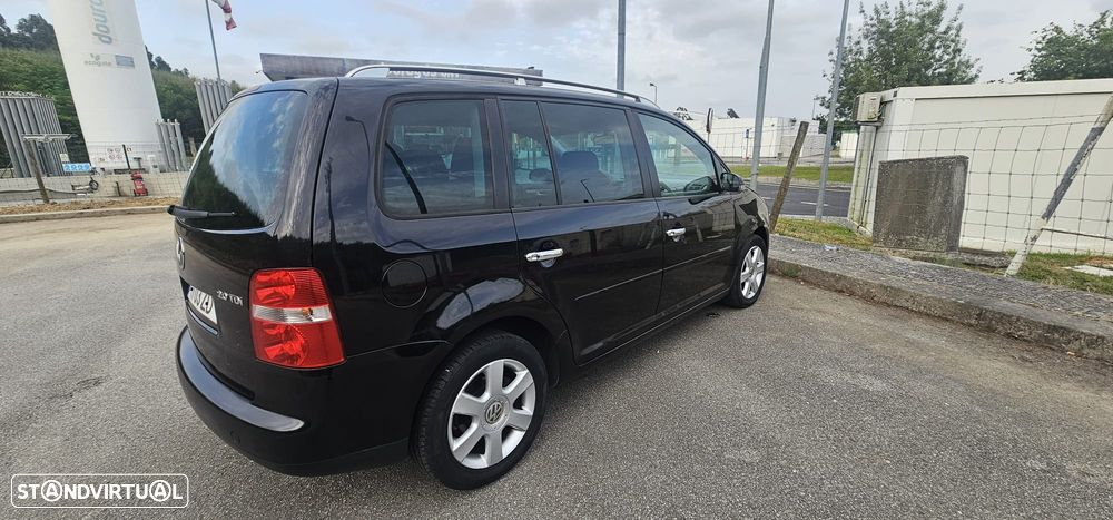 VW Touran 2.0 TDI Highline 7L - 35