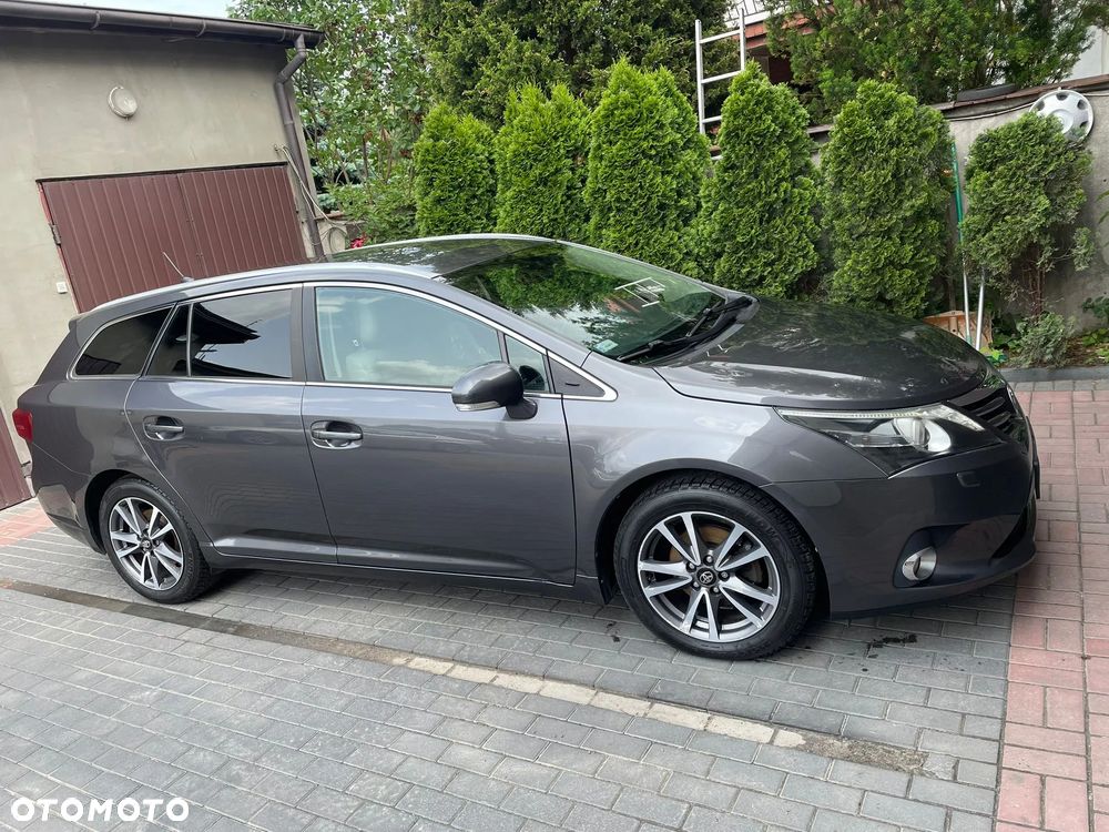 Toyota Avensis 1.8 Active - 9
