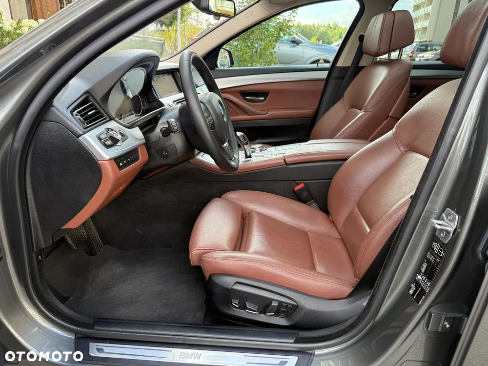 BMW Seria 5 525d Luxury Line - 19