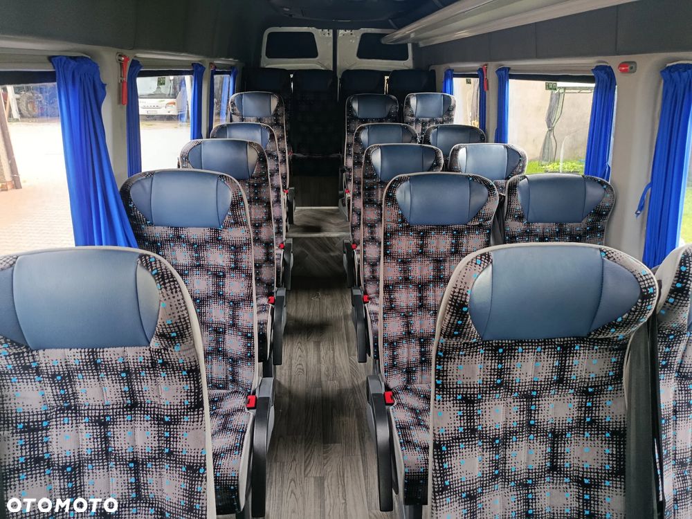 Mercedes-Benz Sprinter - 12
