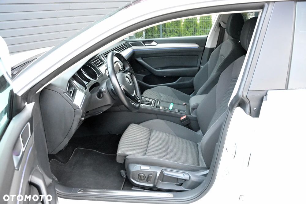 Volkswagen Arteon 2.0 TDI SCR Essence DSG - 9