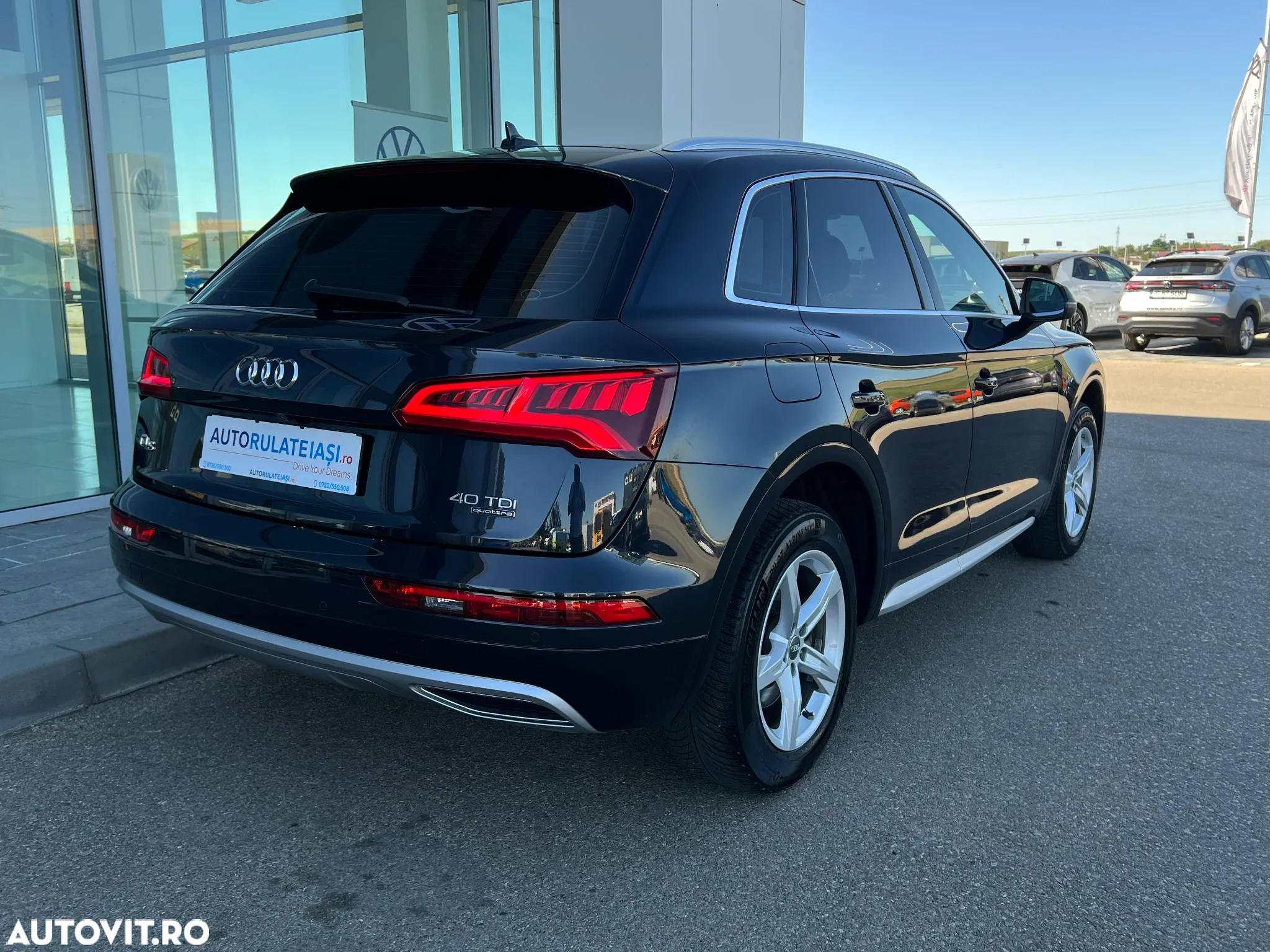 Audi Q5 2.0 40 TDI quattro S tronic Design - 4