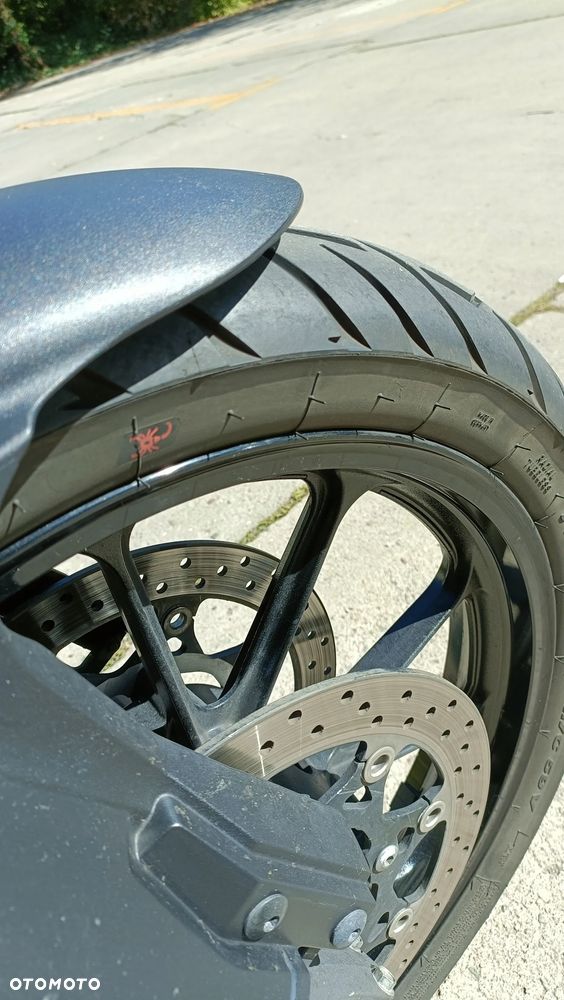 Suzuki V-STROM - 13