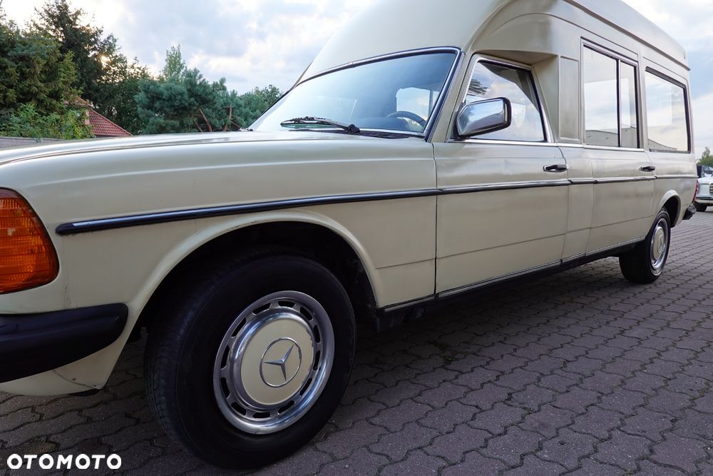 Mercedes-Benz W123 - 26